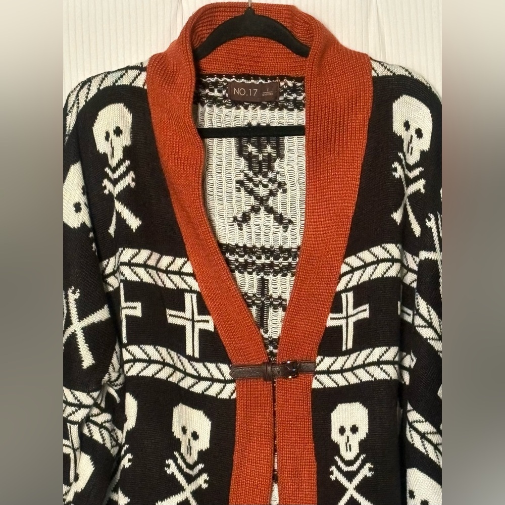 No. 17 Cardigan Skull Pattern Forearm Sleeve Single Buckle Closure Boxy Oversize - Picture 2 of 14